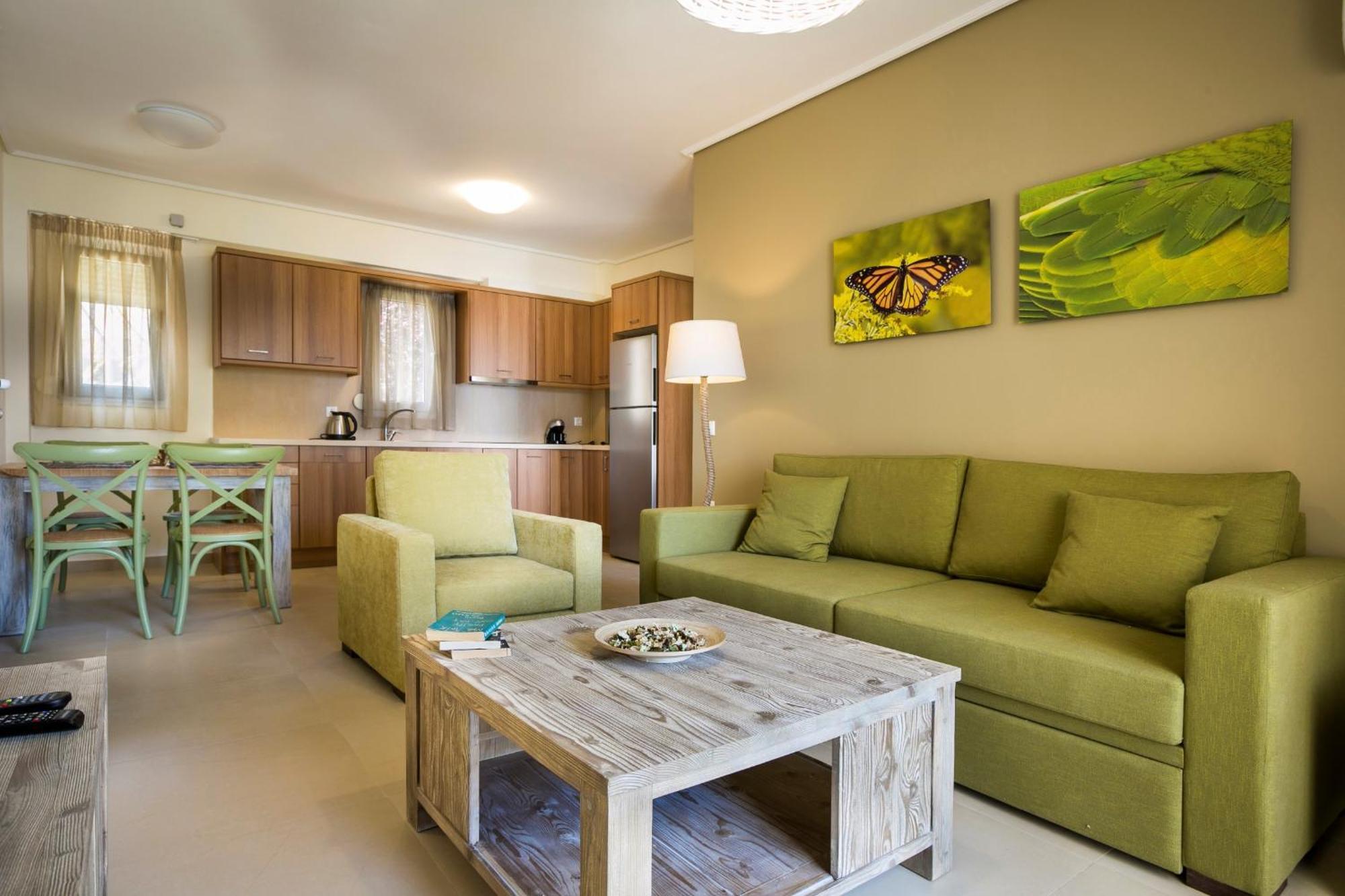 Meliti Waterfront Suites Karavomylos Eksteriør bilde