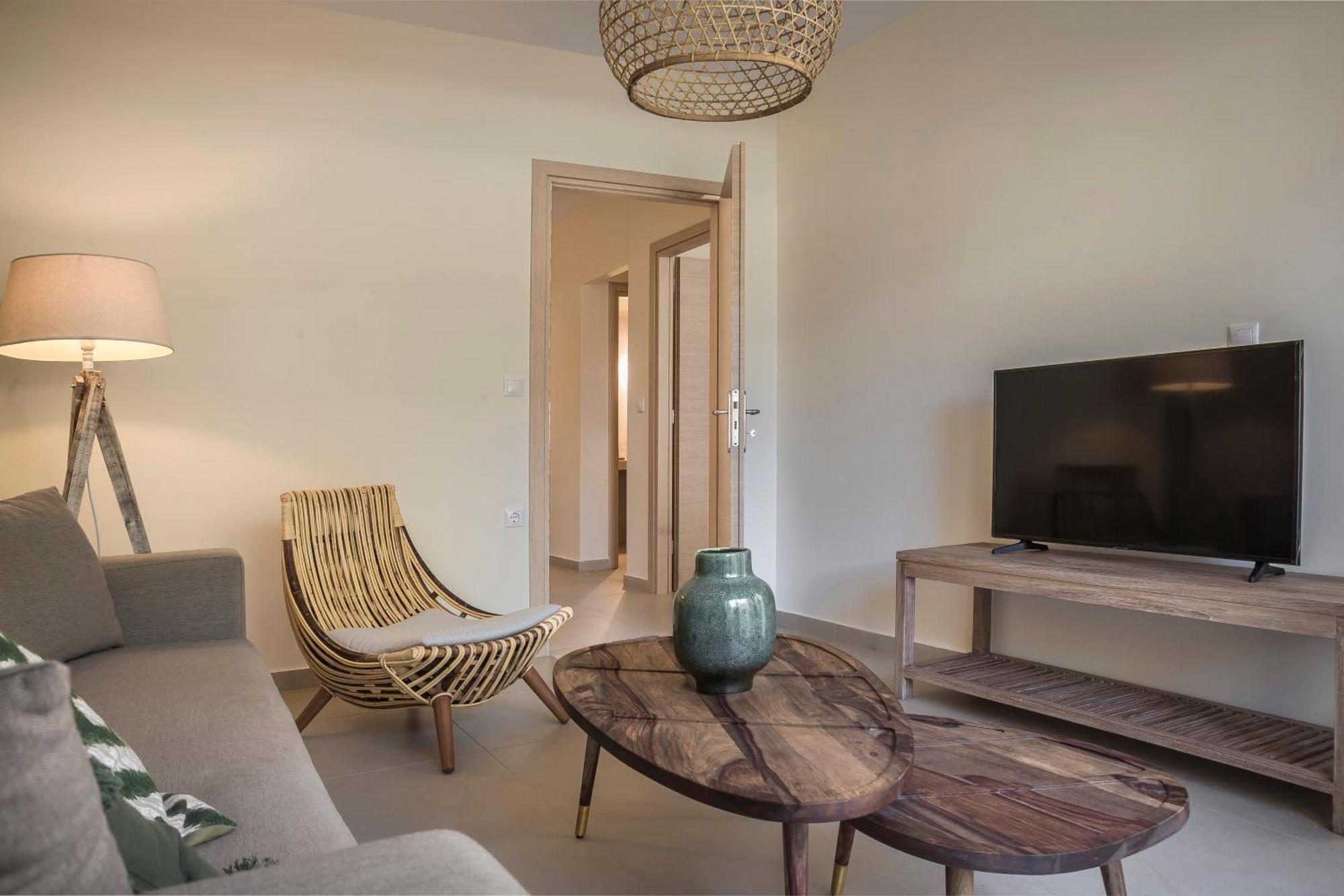 Meliti Waterfront Suites Karavomylos Eksteriør bilde